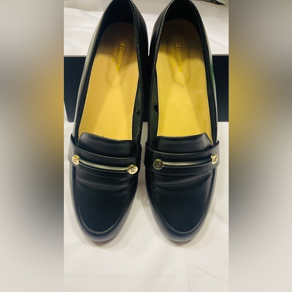 EUC Liz Claiborne Memory Foam Flats Black with Gold Hardware size 11